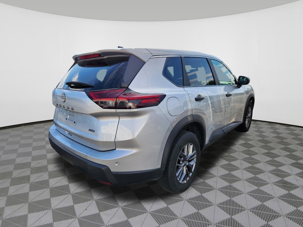 Used 2024 Nissan Rogue S SUV