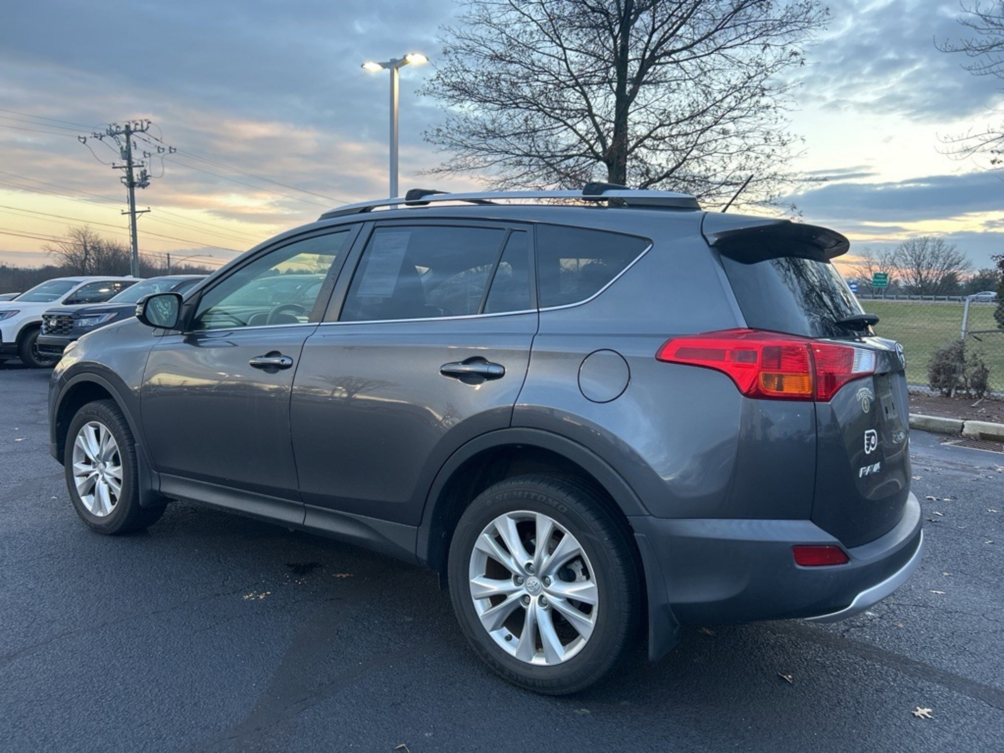 2015 Toyota RAV4 Limited photo 4