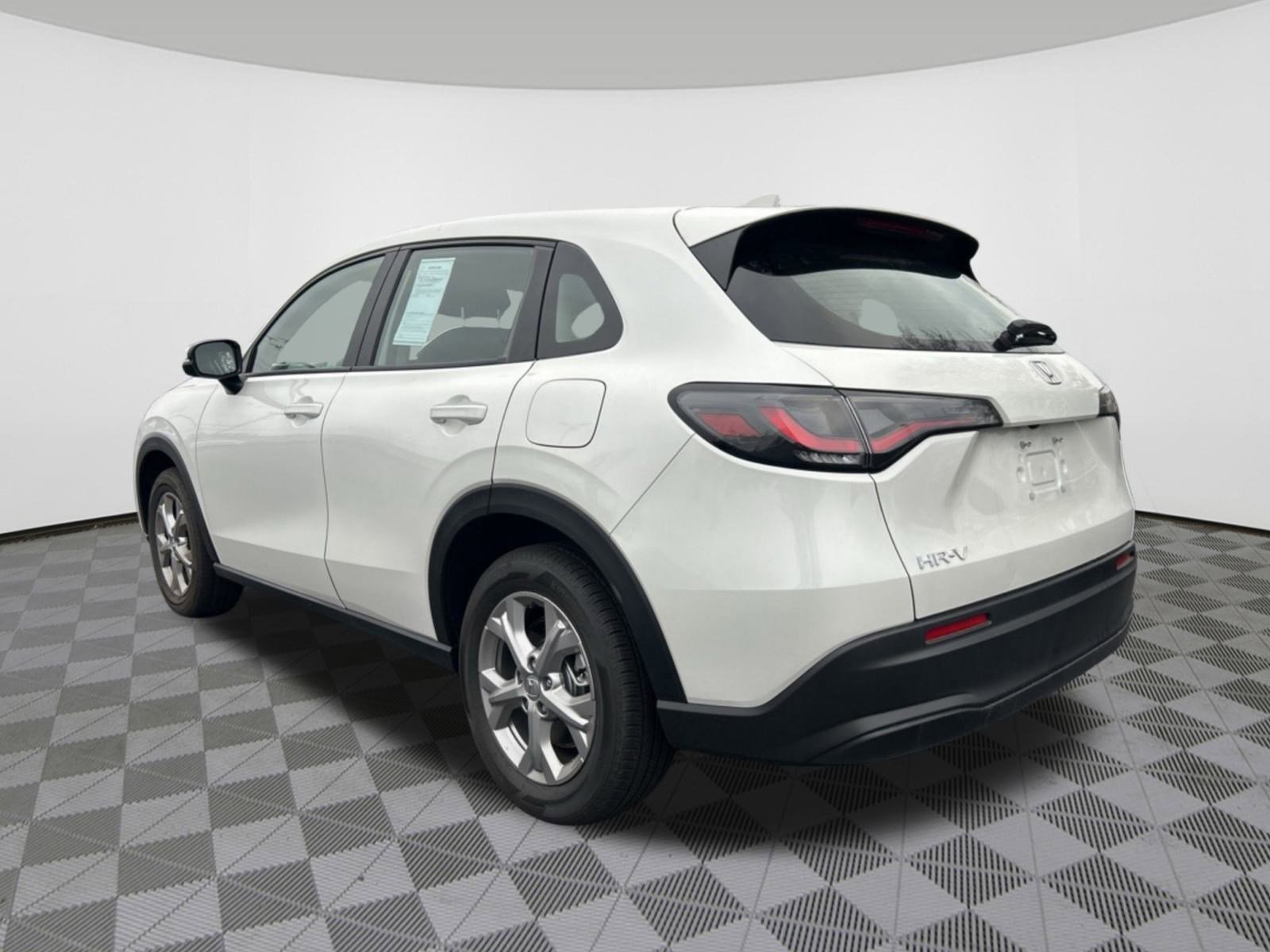 2025 Honda HR-V LX photo 3