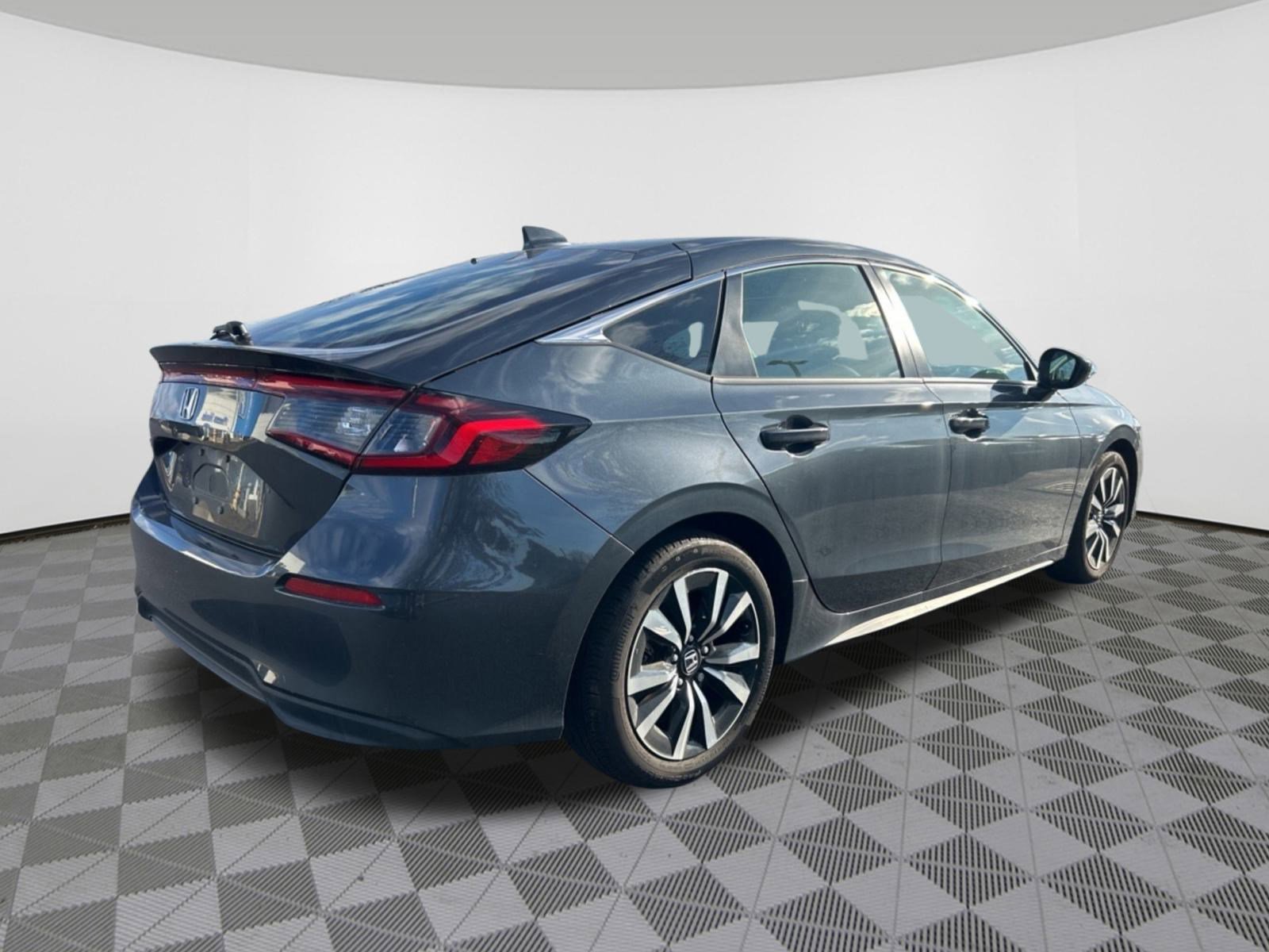 2023 Honda Civic Hatchback EX-L photo 4