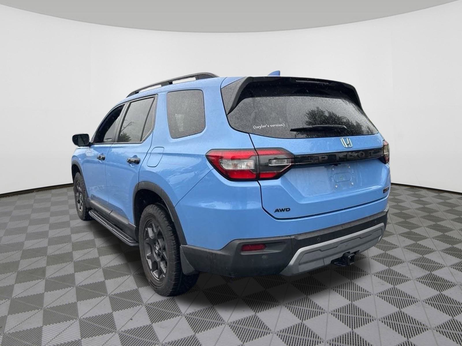 2023 Honda Pilot TrailSport photo 3