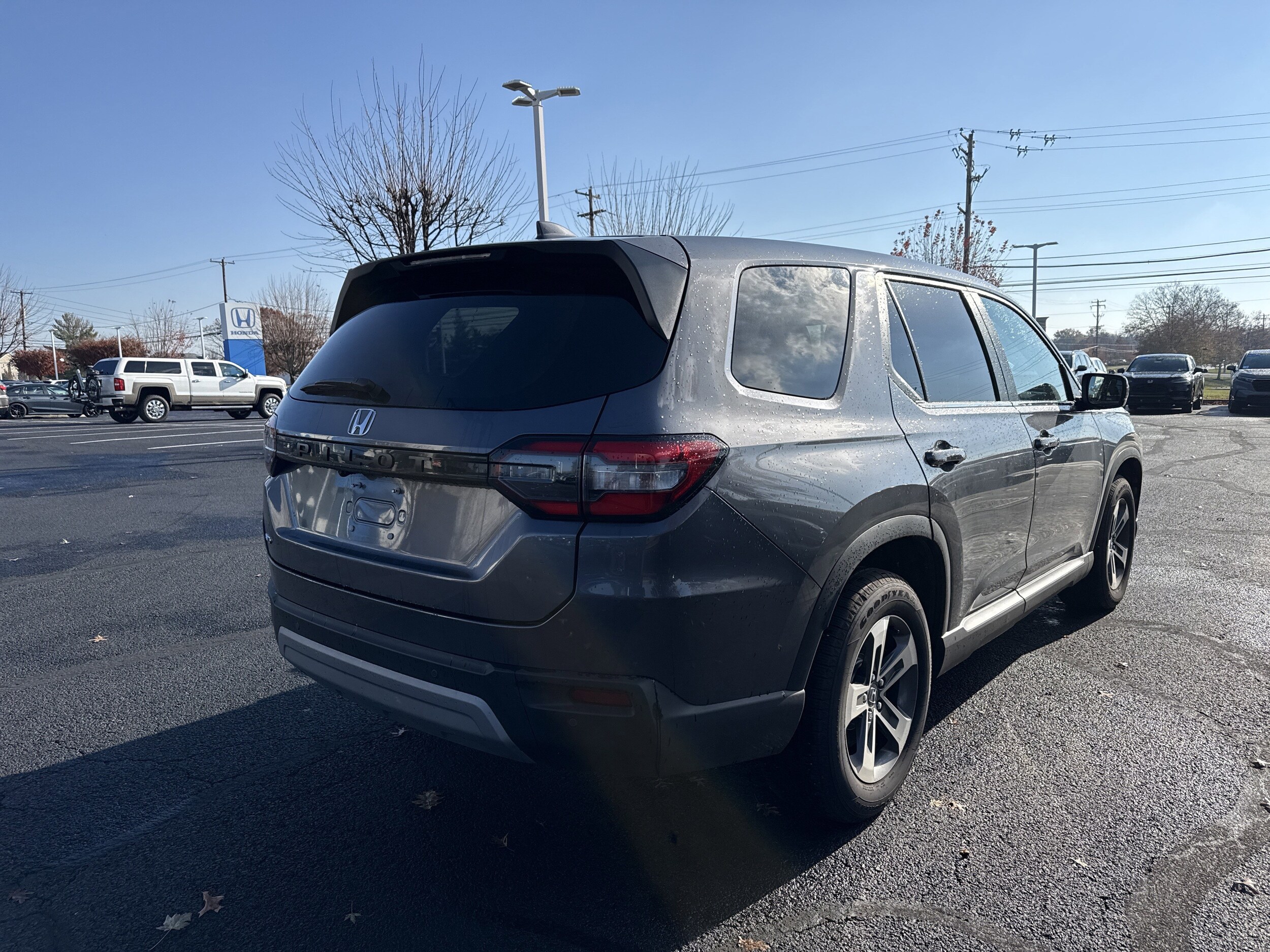 2025 Honda Pilot EX-L photo 2