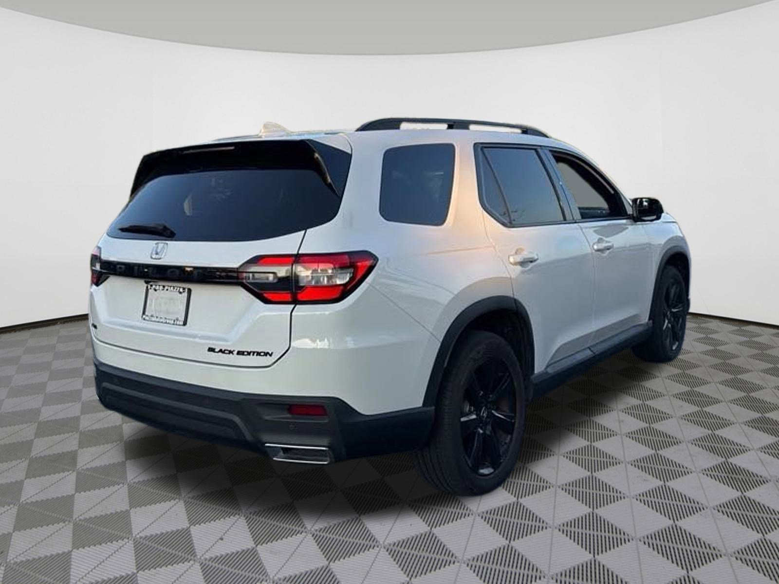 2025 Honda Pilot Black Edition photo 2