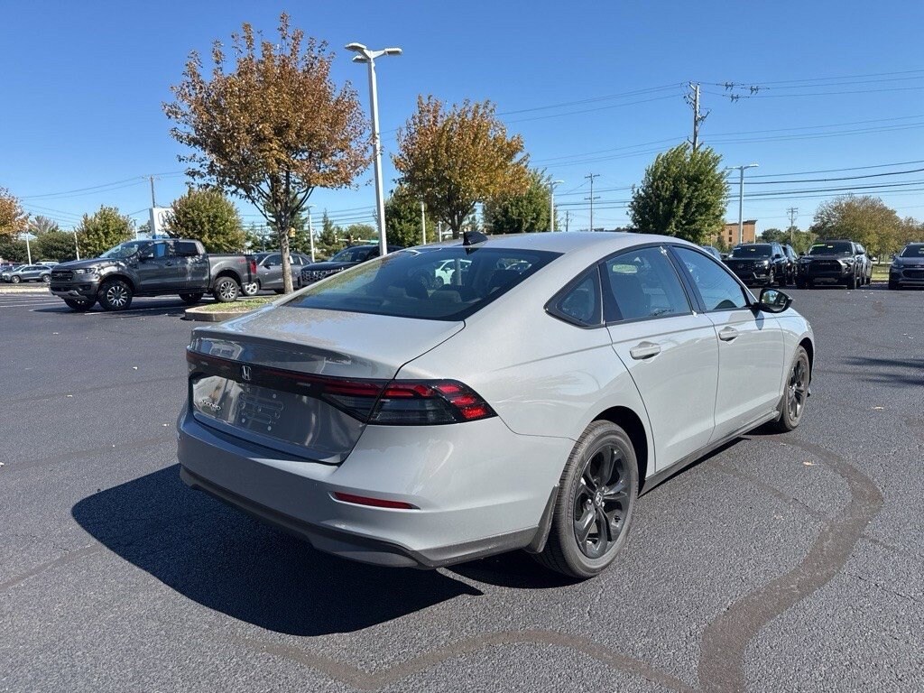 2025 Honda Accord SE photo 3