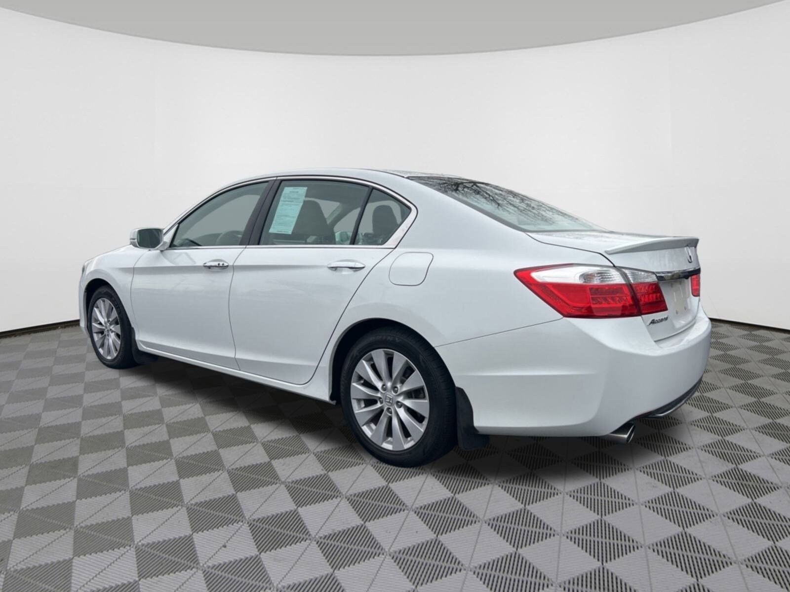 2015 Honda Accord EX-L photo 3