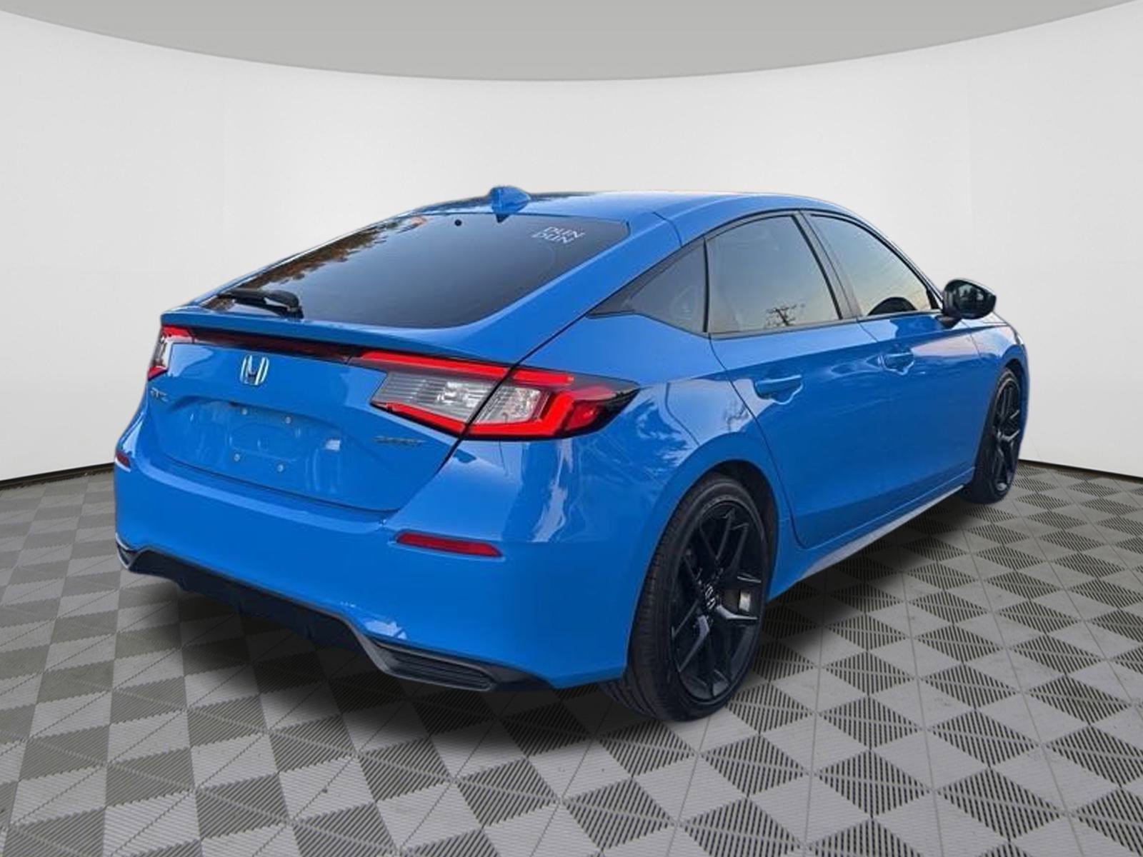 2024 Honda Civic Hatchback Sport photo 4
