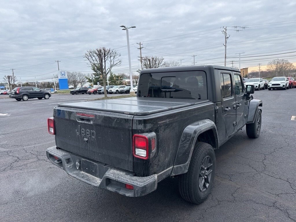 Used 2024 Jeep Gladiator Sport S Truck Crew Cab