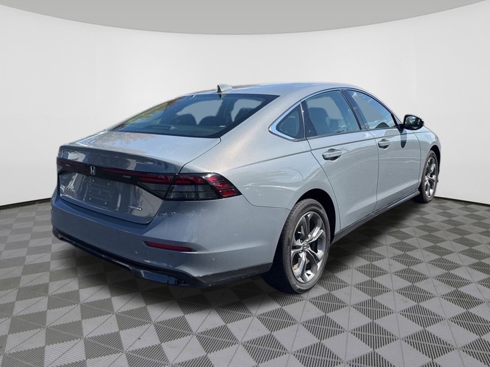 2023 Honda Accord Hybrid EX-L photo 4