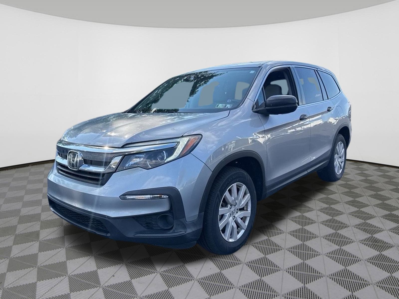 2019 Honda Pilot LX photo 2