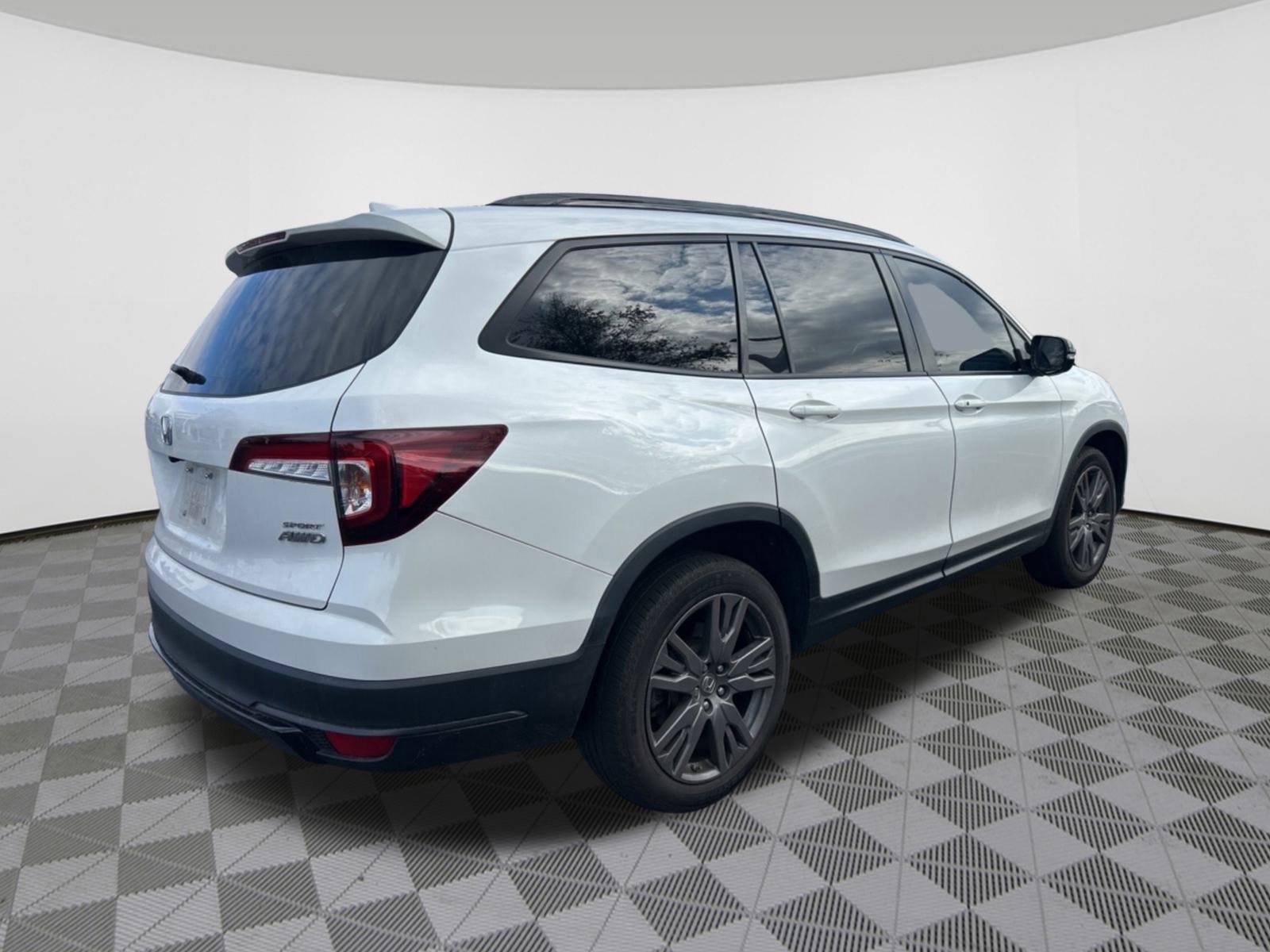 2022 Honda Pilot Sport photo 2