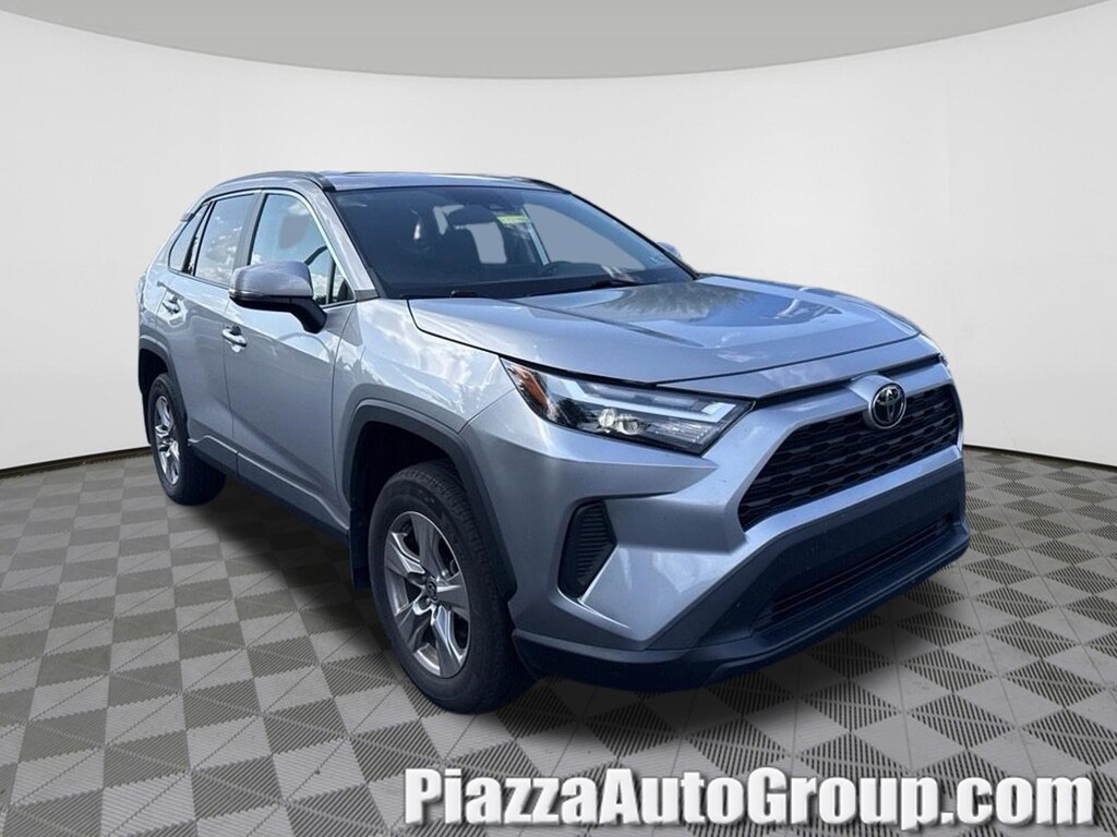 Used 2022 Toyota RAV4 XLE SUV