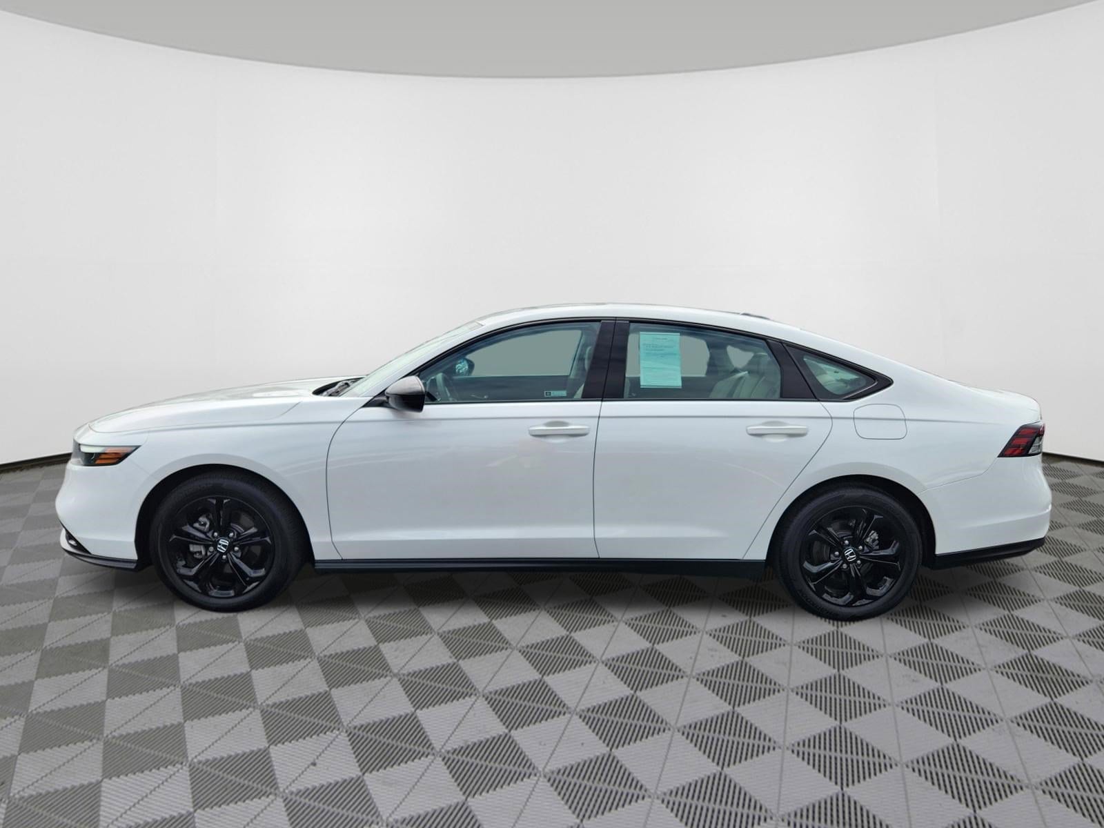 2025 Honda Accord SE - Photo 5