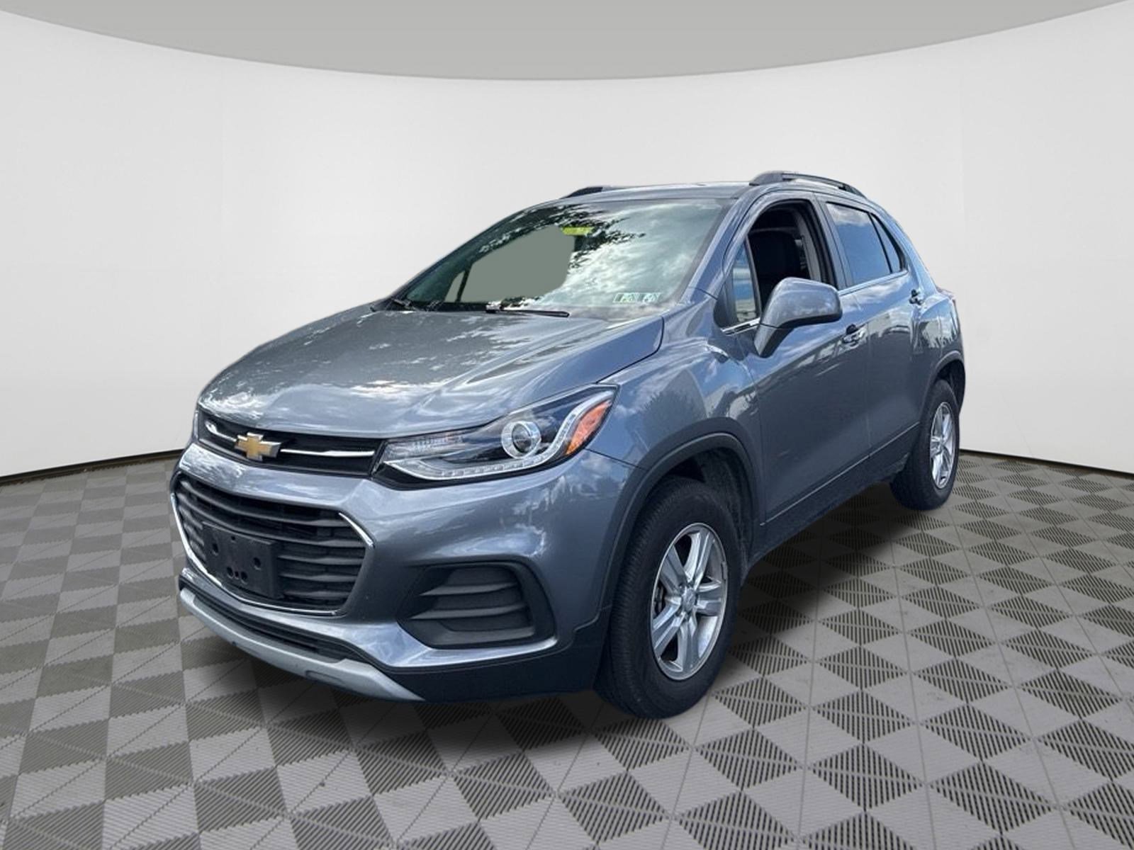 2019 Chevrolet Trax LT photo 2
