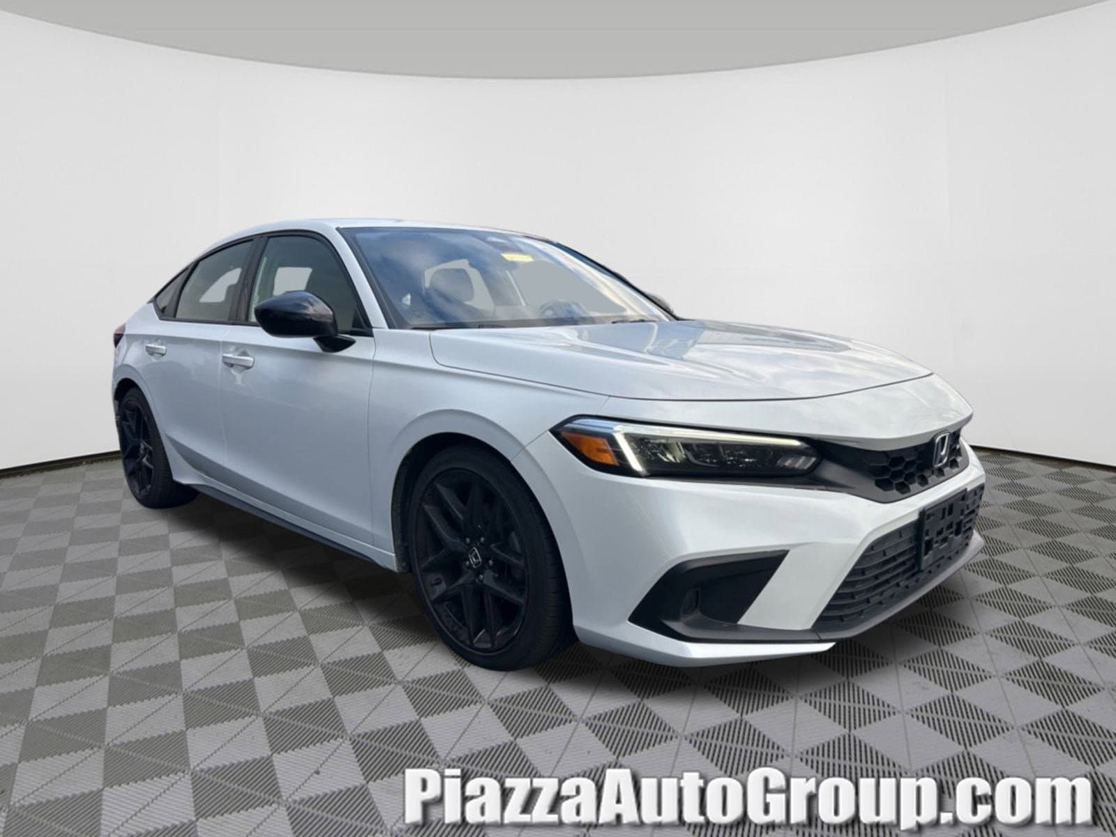 2024 Honda Civic Hatchback Sport's photo