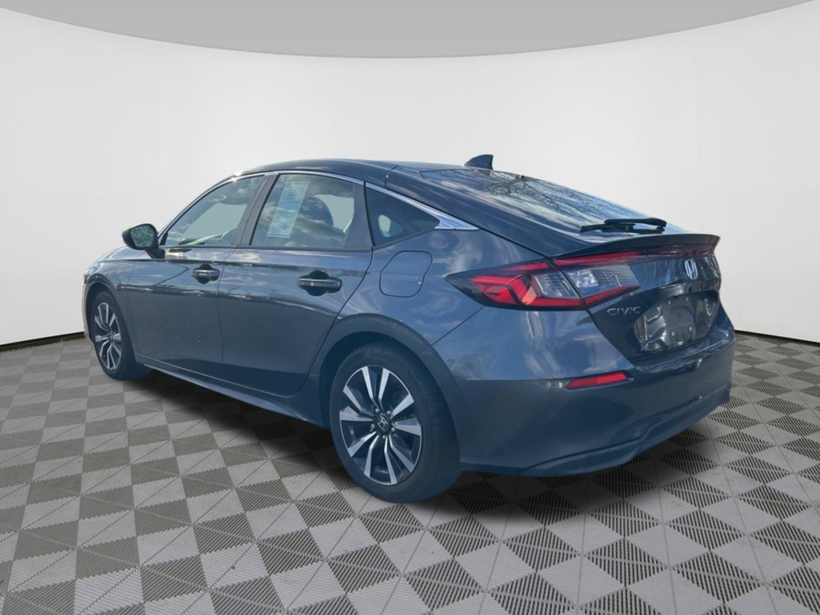 2023 Honda Civic Hatchback EX-L photo 3