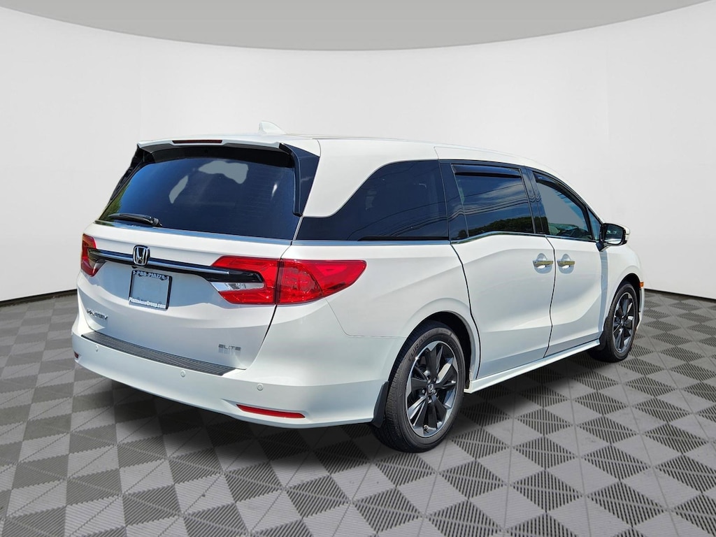 Certified 2024 Honda Odyssey Elite Van