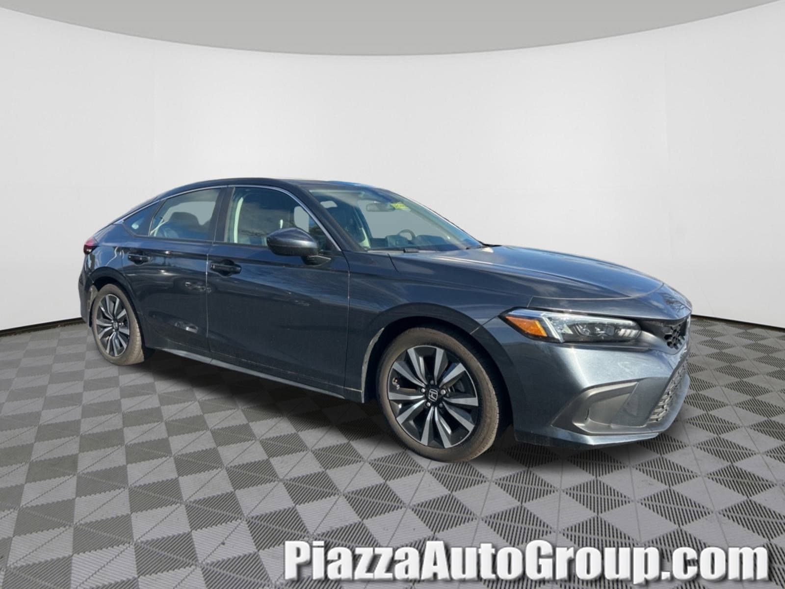 2023 Honda Civic Hatchback EX-L's photo