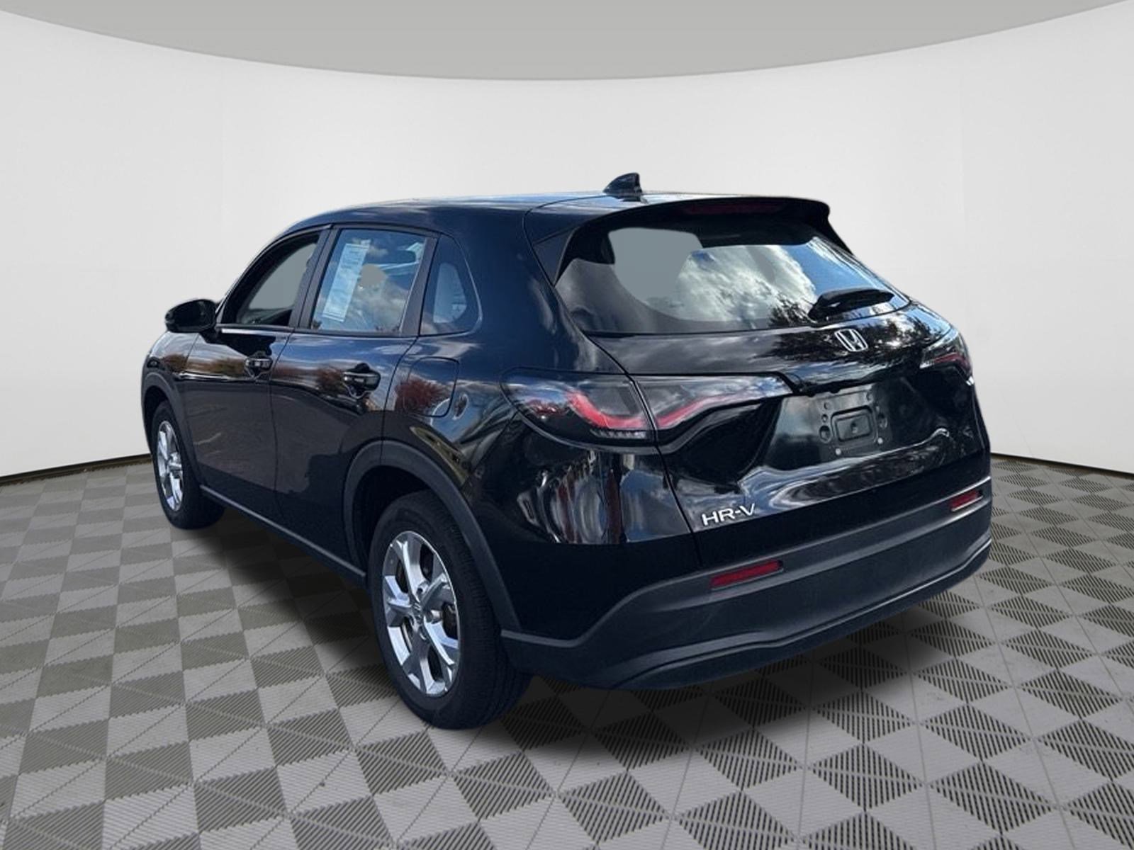 2023 Honda HR-V LX photo 3