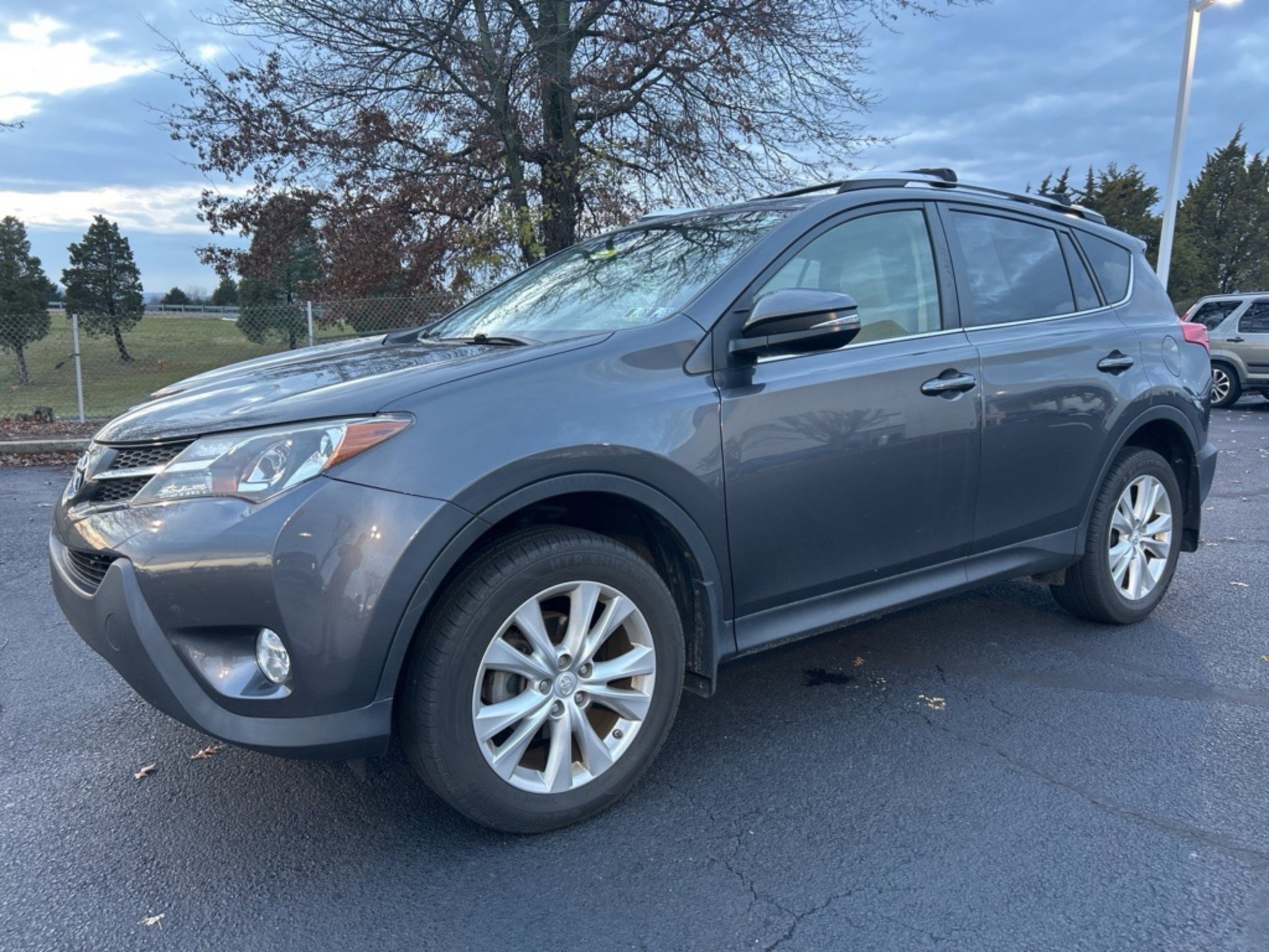 2015 Toyota RAV4 Limited photo 2