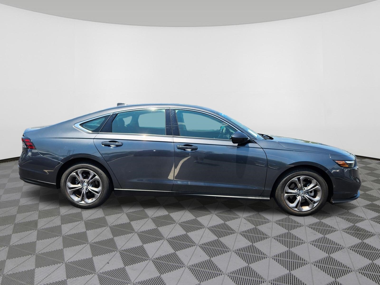 2024 Honda Accord EX - Photo 6