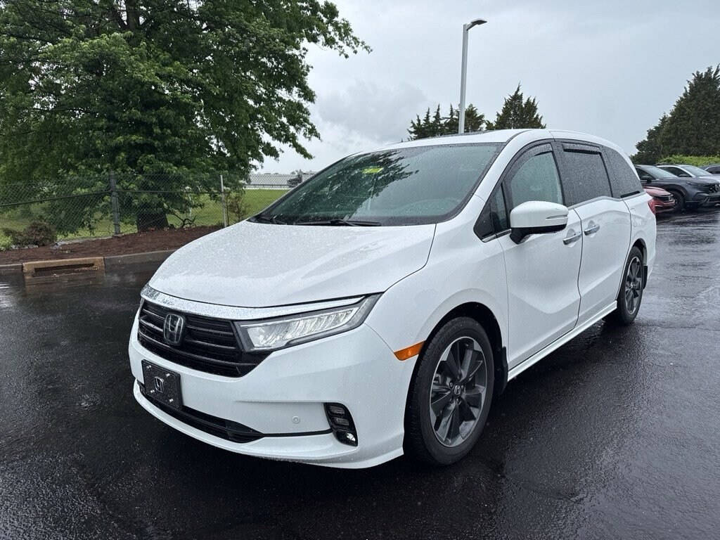 Certified 2024 Honda Odyssey Elite Van