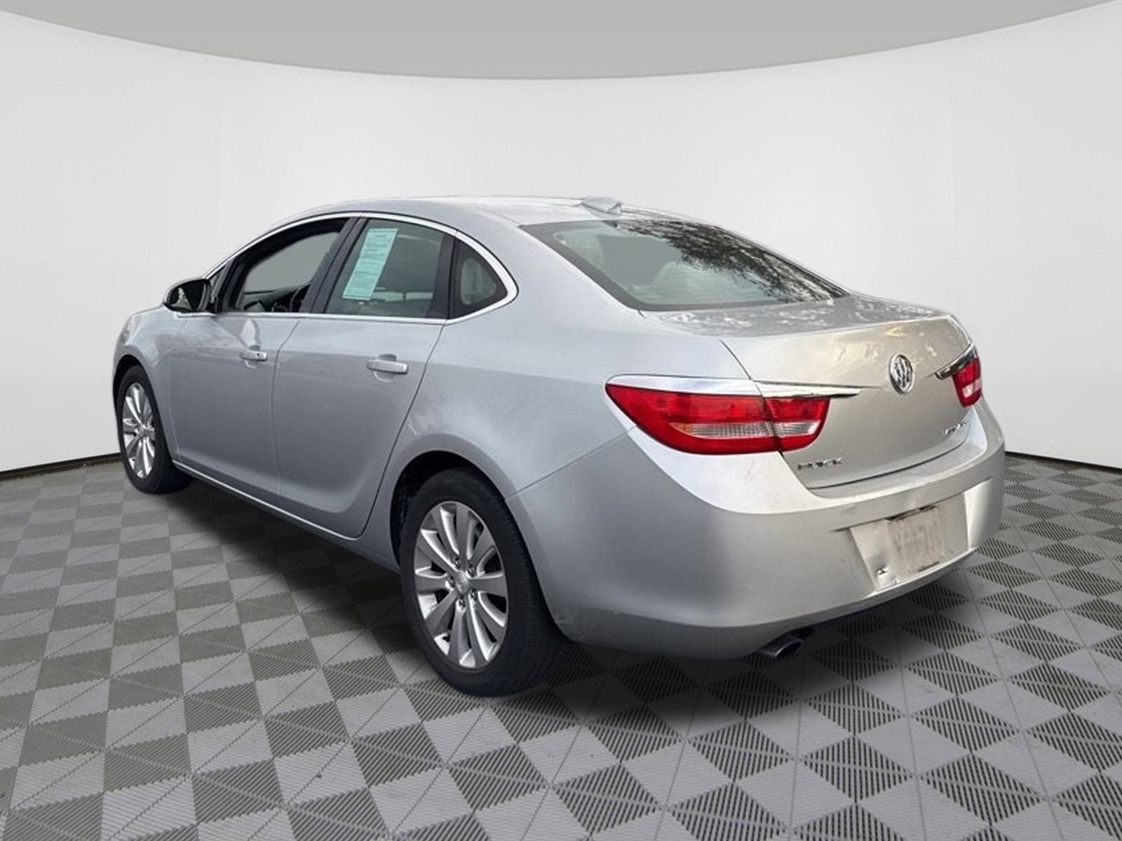 2016 Buick Verano Base photo 3