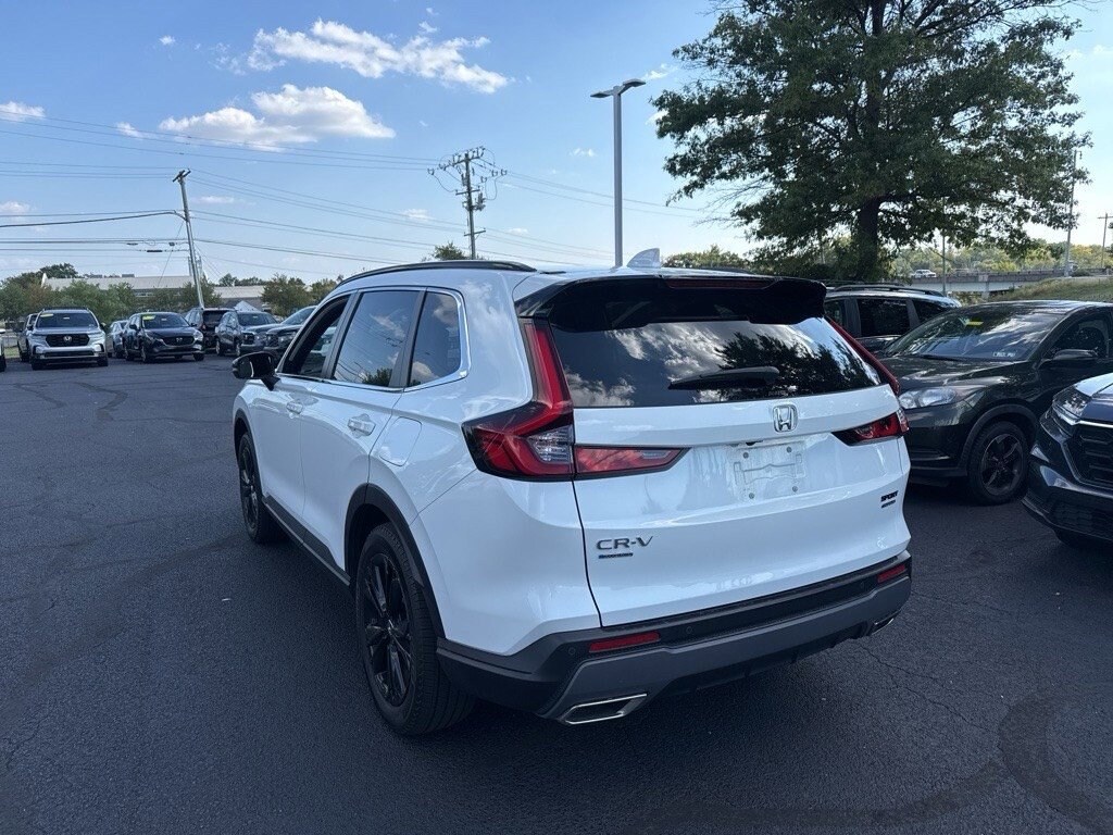 2023 Honda CR-V Hybrid Sport Touring photo 3