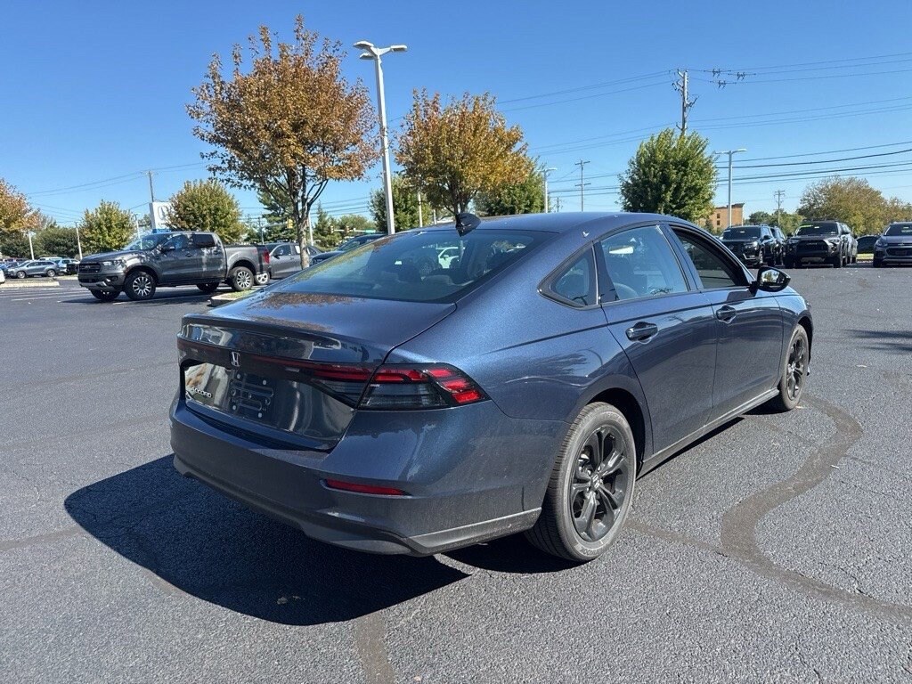 2025 Honda Accord SE photo 4