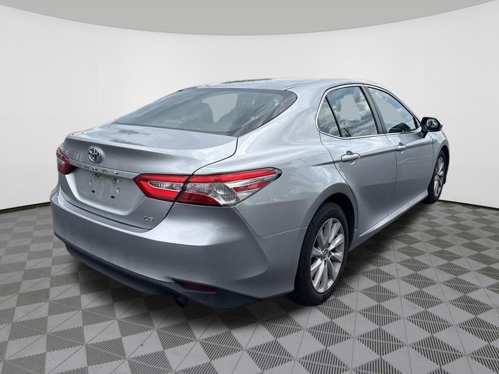 Used 2018 Toyota Camry LE Sedan