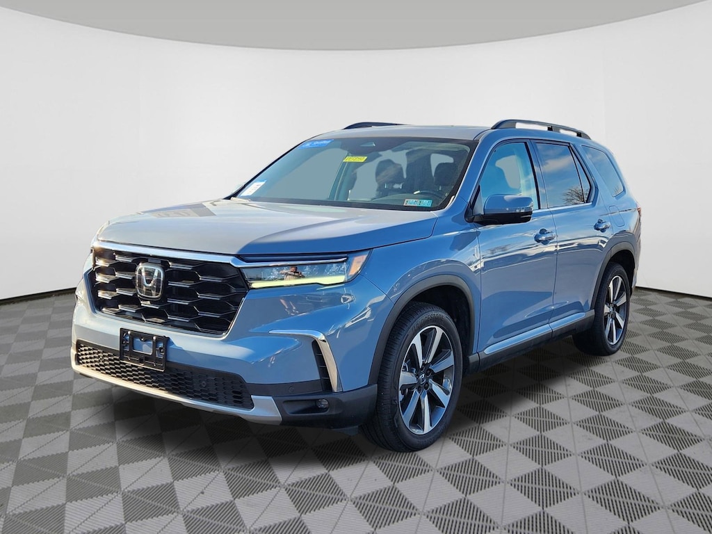 Certified 2025 Honda Pilot Touring SUV