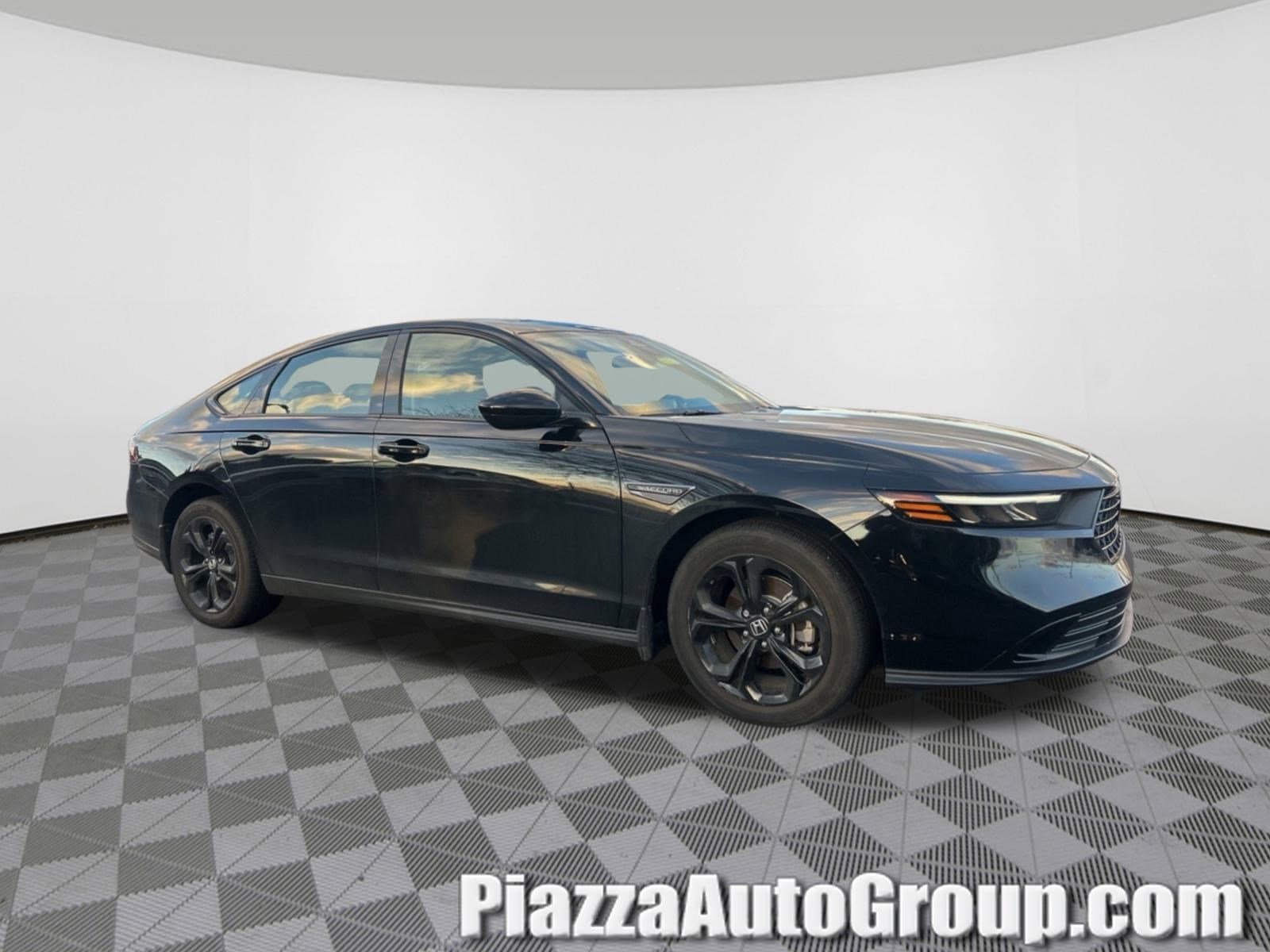 2025 Honda Accord SE's photo