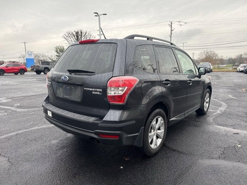 2015 Subaru Forester 2.5i Premium photo 2