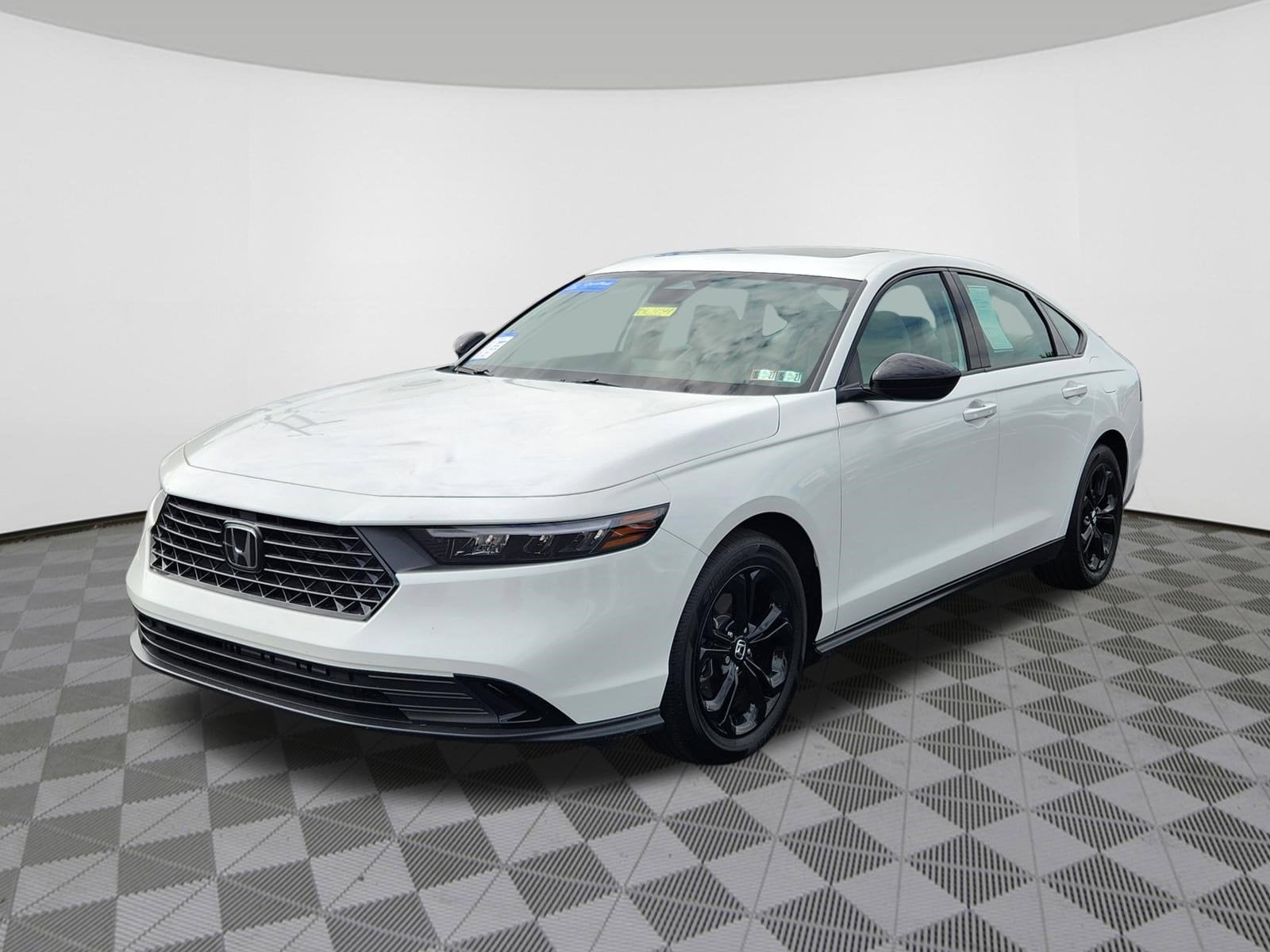 2025 Honda Accord SE - Photo 2