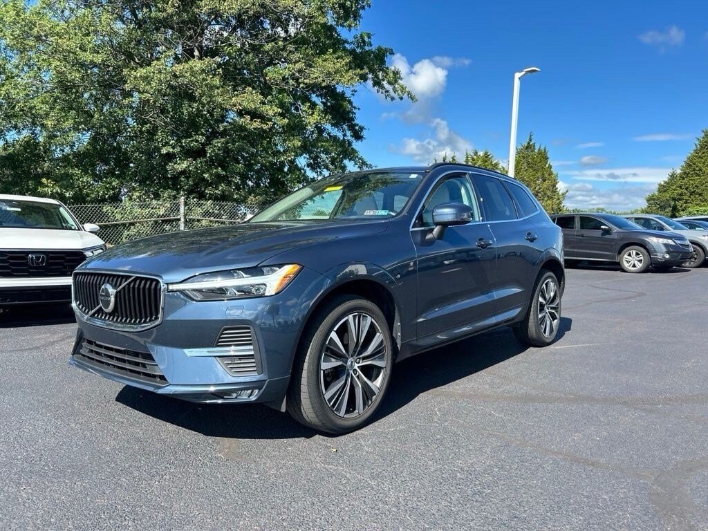 Used 2022 Volvo XC60 Momentum SUV