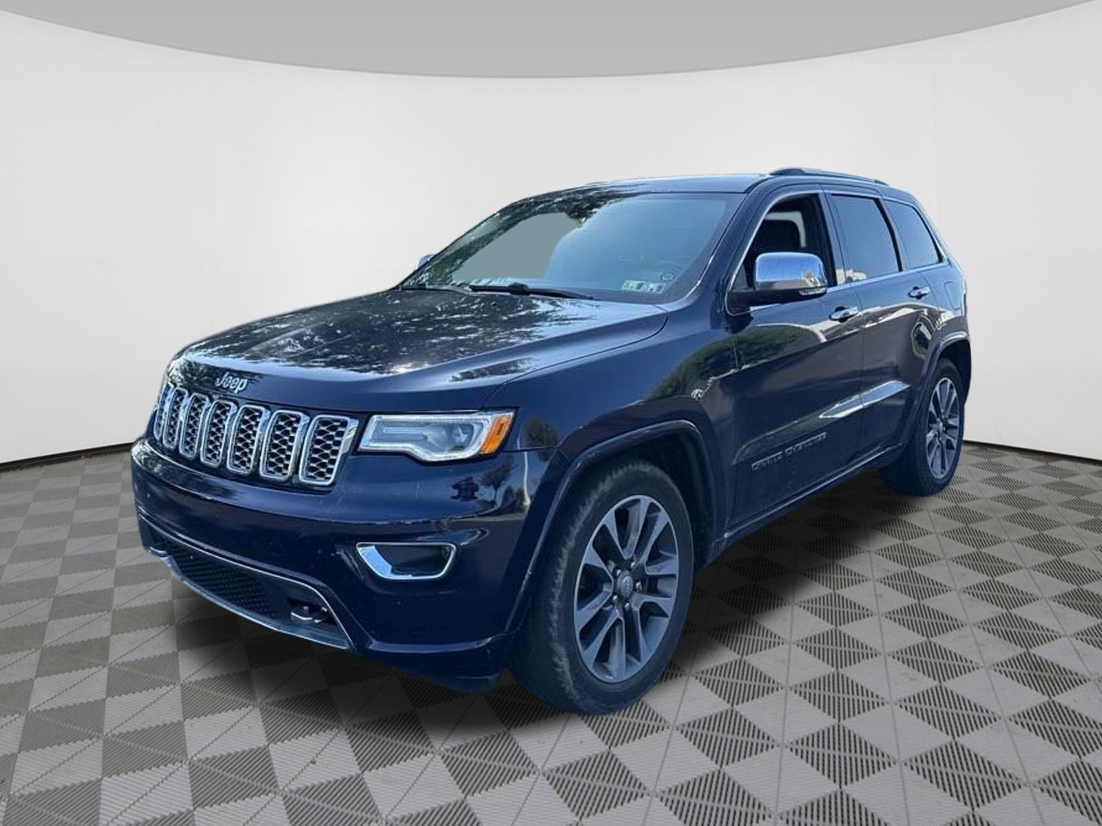 2017 Jeep Grand Cherokee Overland photo 2