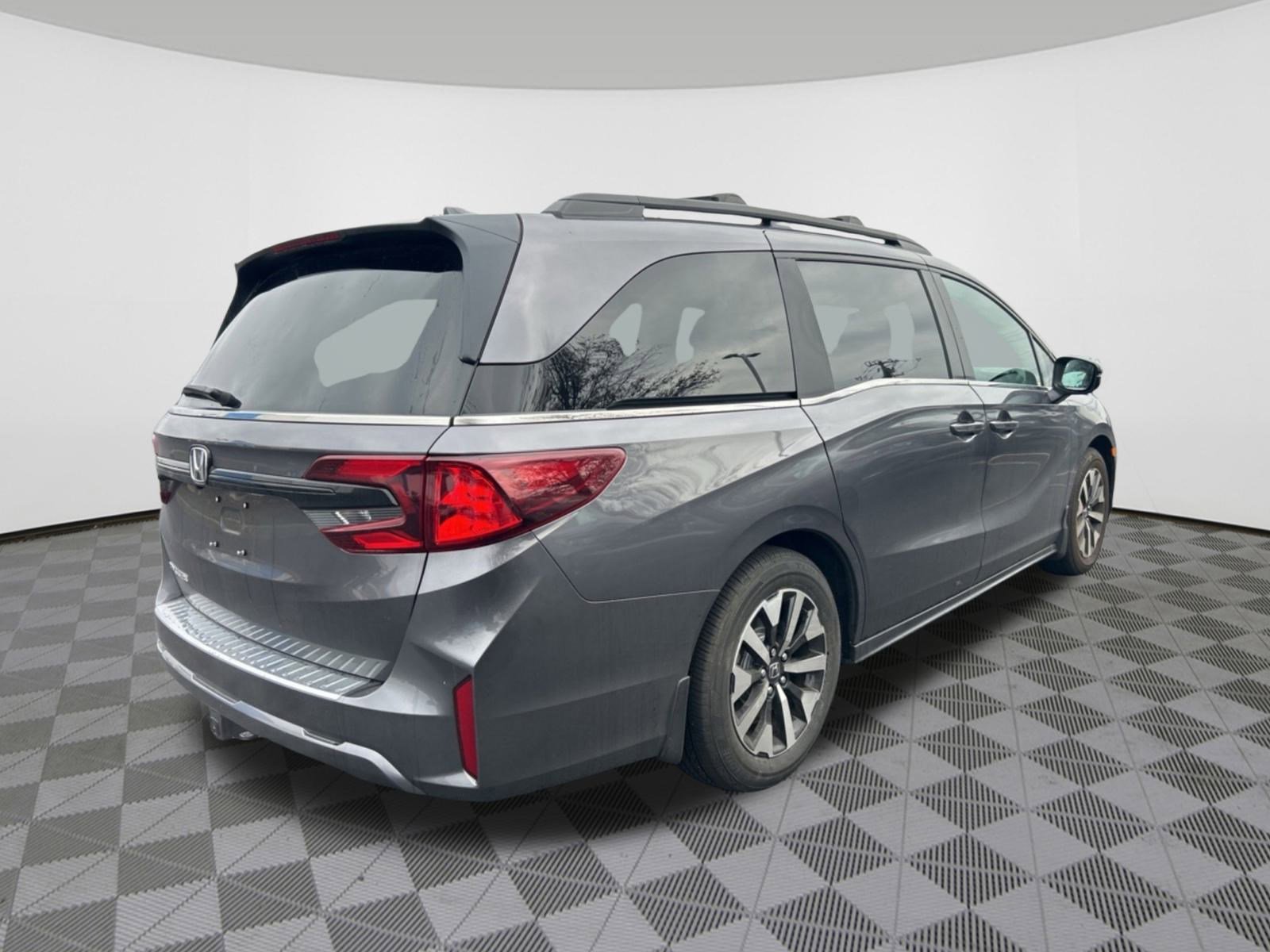 2025 Honda Odyssey EX-L photo 4