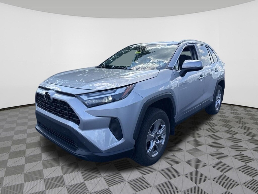 Used 2022 Toyota RAV4 XLE SUV