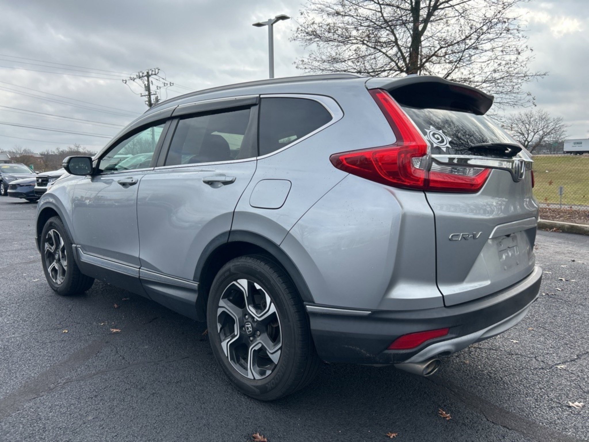 2017 Honda CR-V Touring photo 2