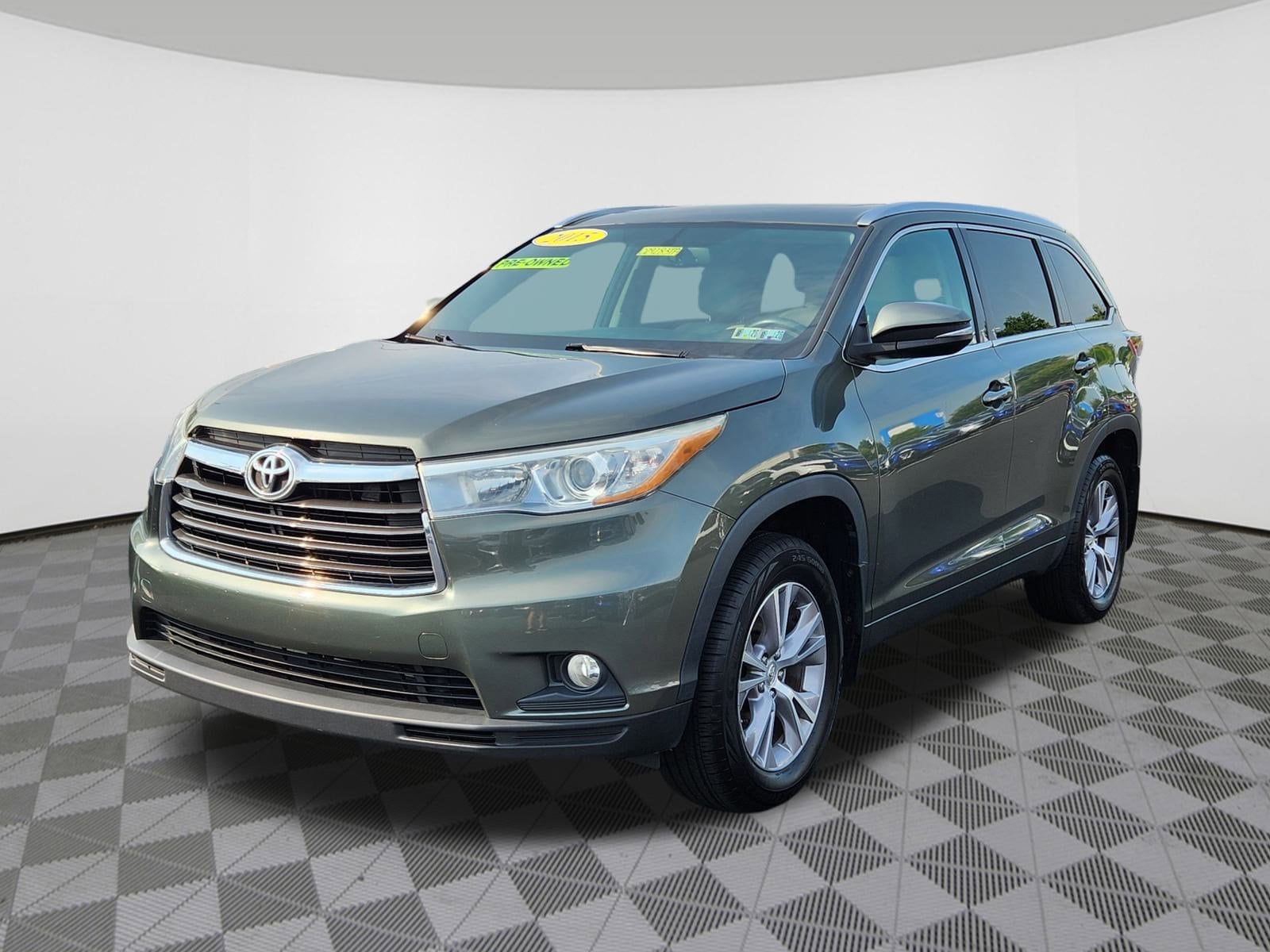 Used 2015 Toyota Highlander XLE with VIN 5TDJKRFH1FS084562 for sale in Limerick, PA