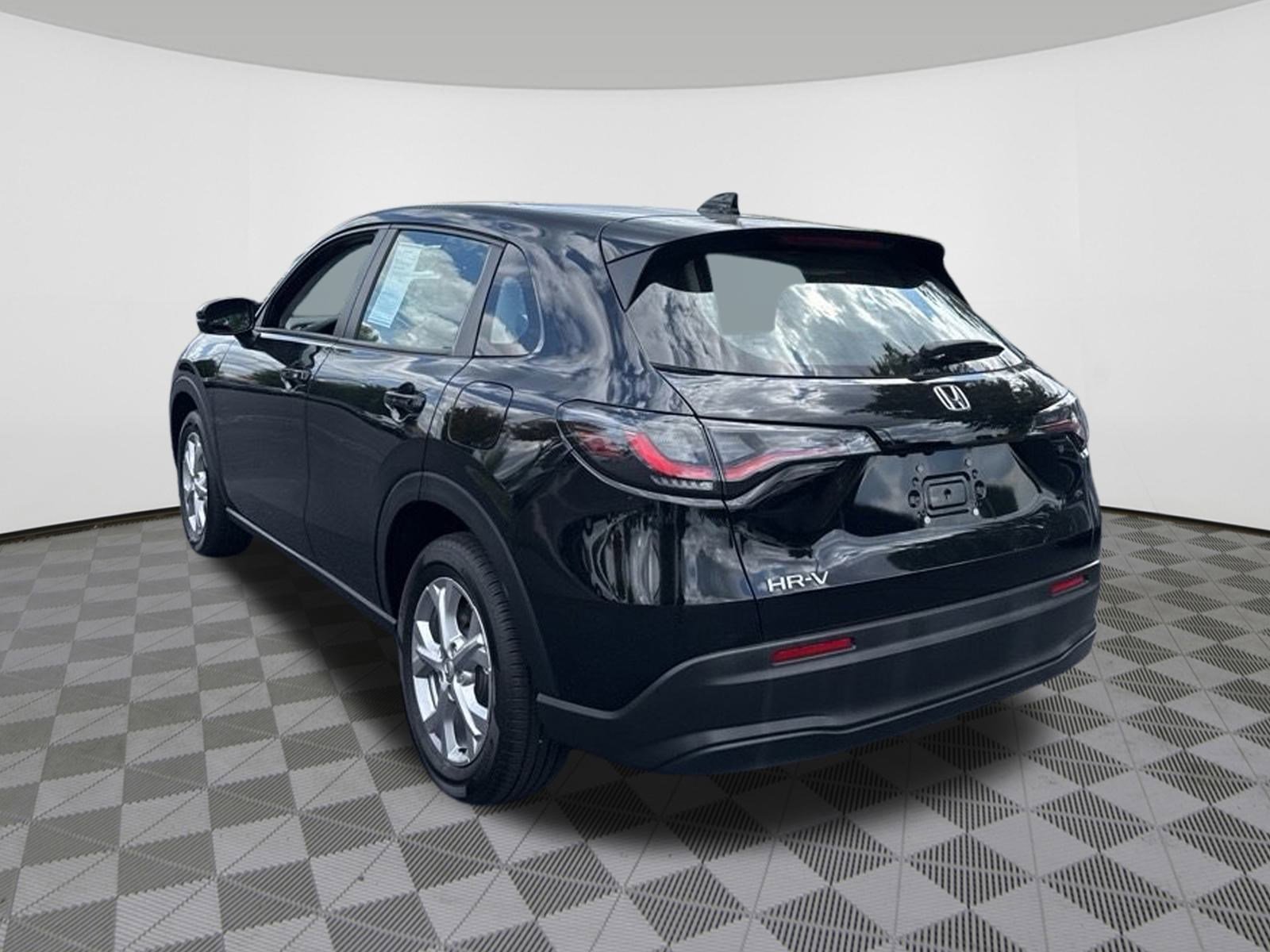 2023 Honda HR-V LX photo 3