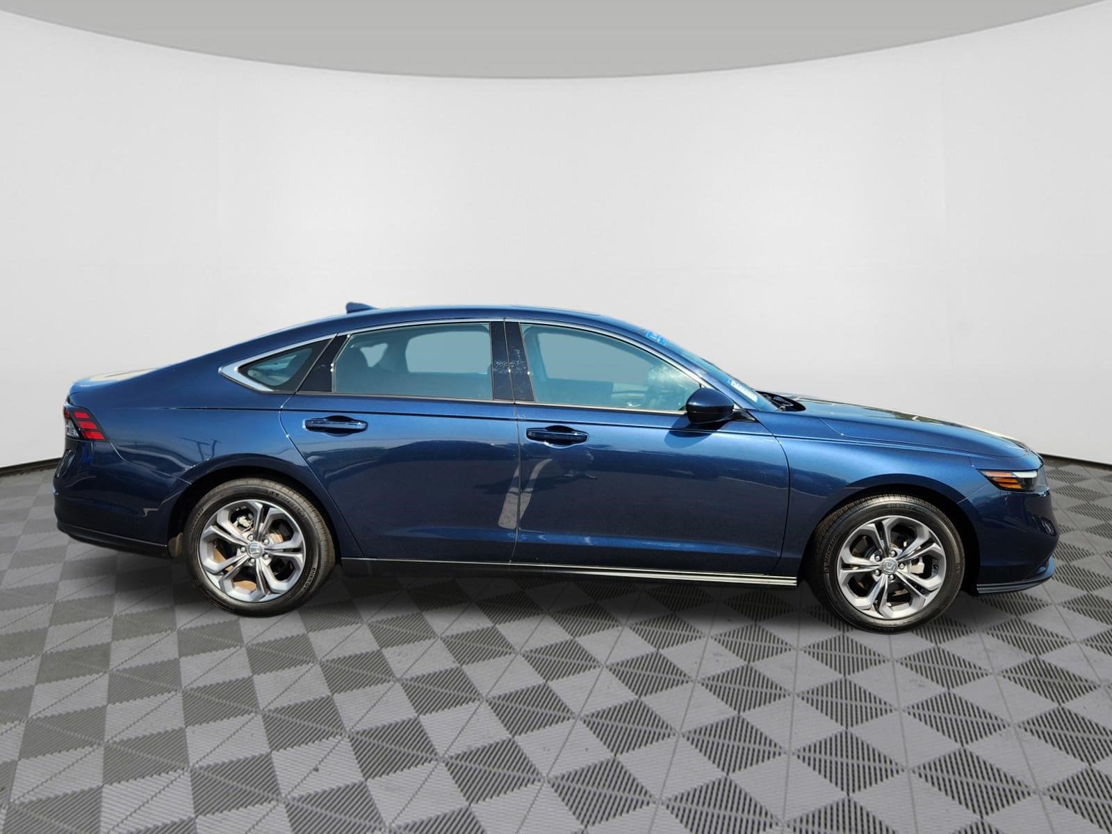2024 Honda Accord EX - Photo 6