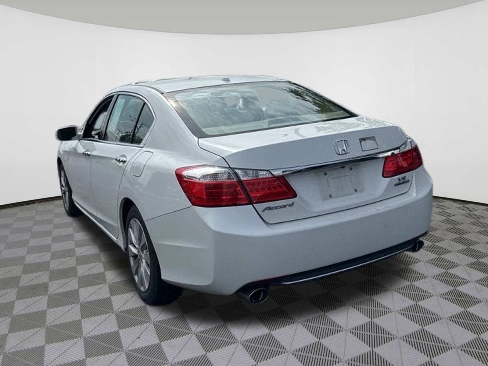 2014 Honda Accord Touring photo 3