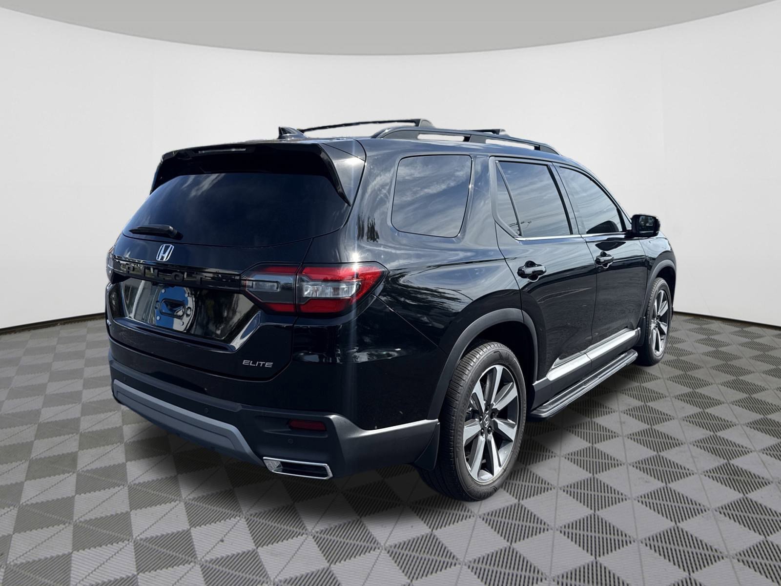 2024 Honda Pilot Elite photo 2