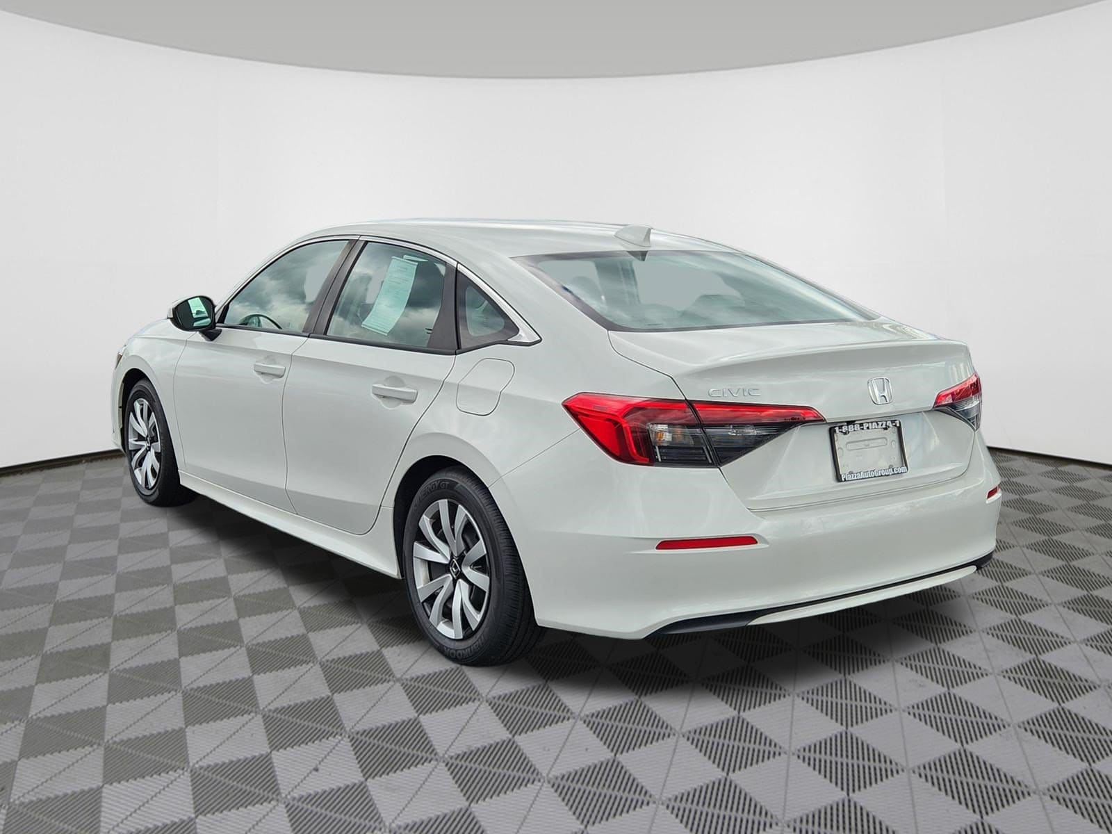 2024 Honda Civic LX - Photo 3
