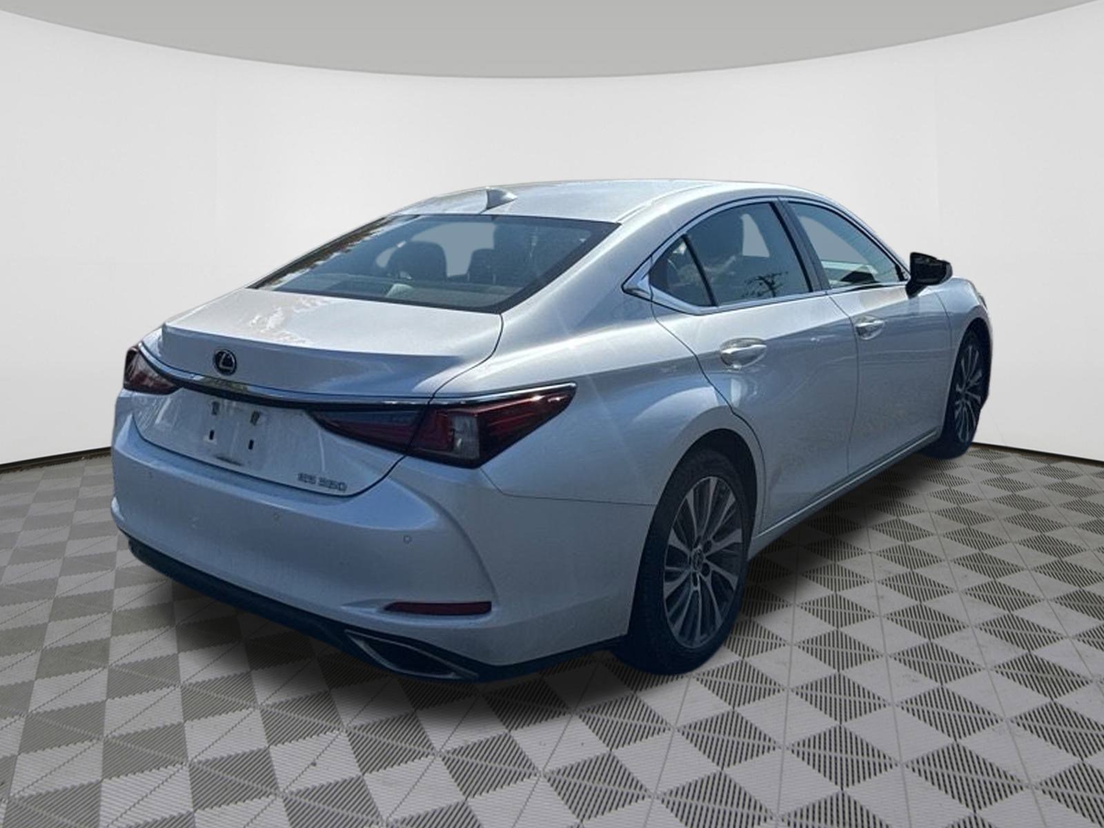 2019 Lexus ES 350 photo 4