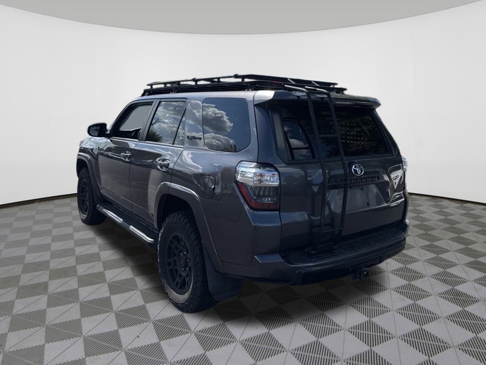 2016 Toyota 4Runner TRD Pro photo 3