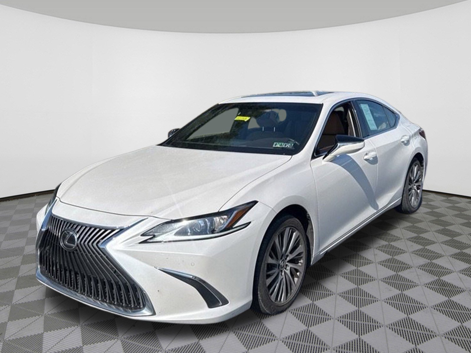 2019 Lexus ES 350 photo 2