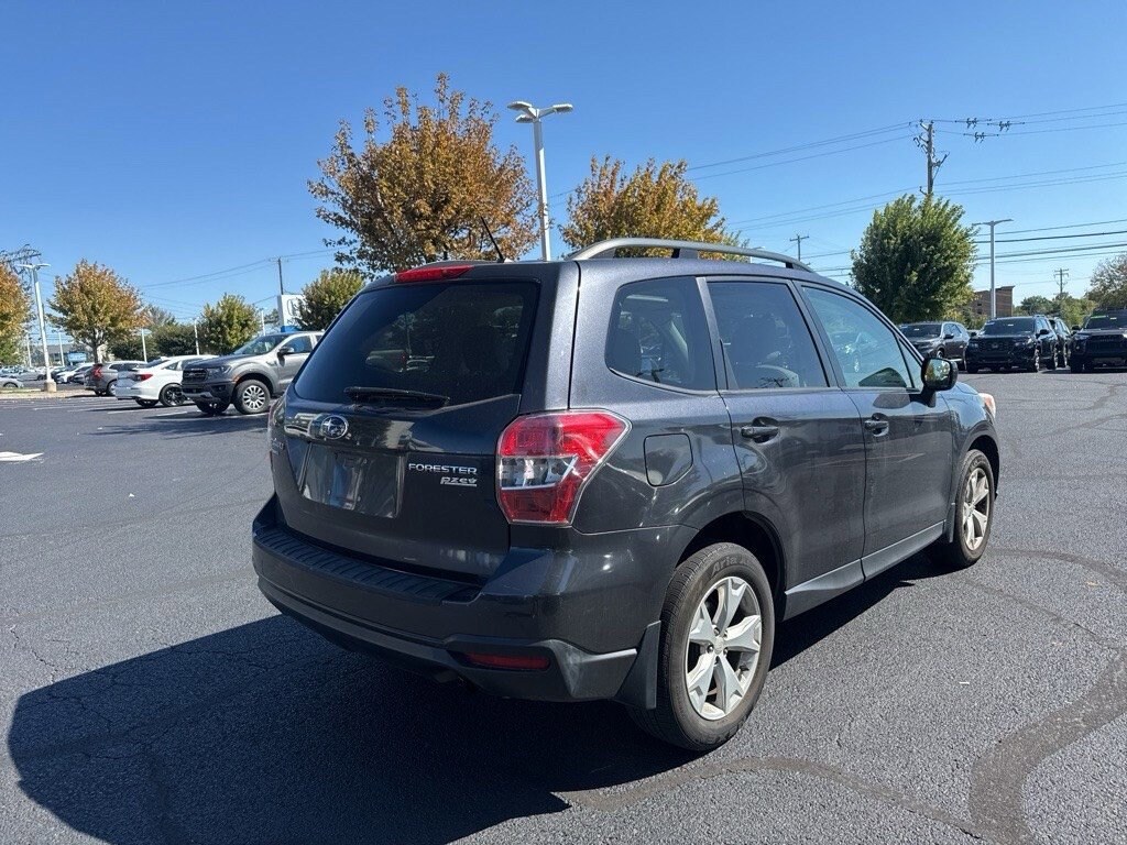 2015 Subaru Forester 2.5i Premium photo 3