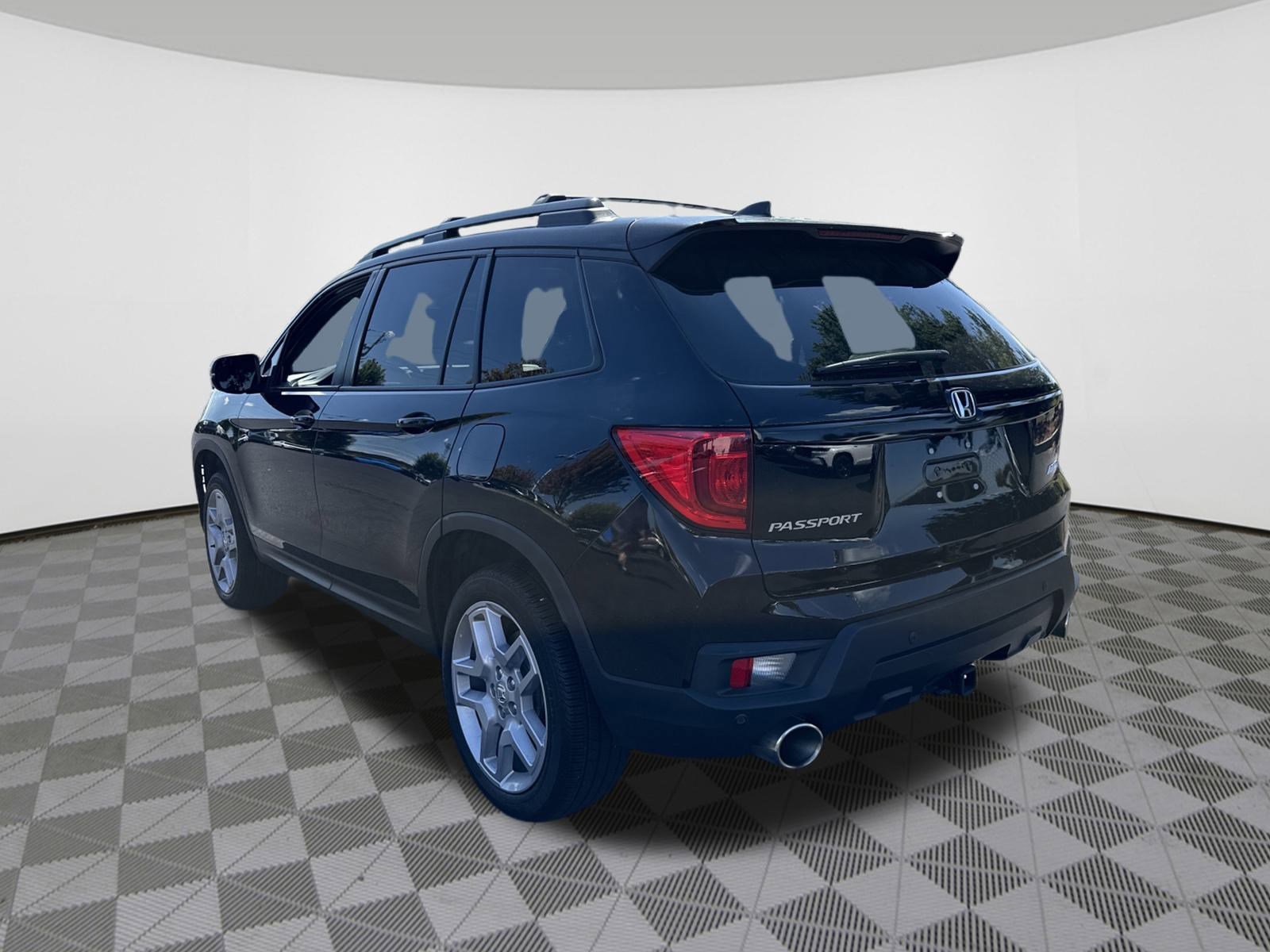 2024 Honda Passport EX-L photo 2