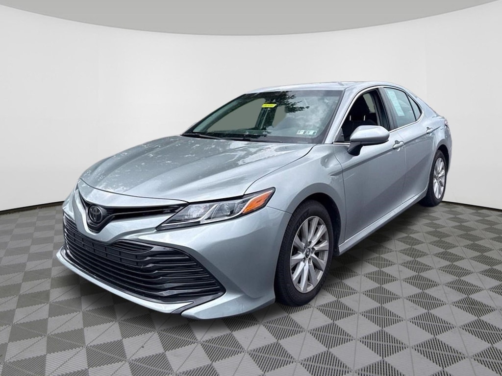 Used 2018 Toyota Camry LE Sedan